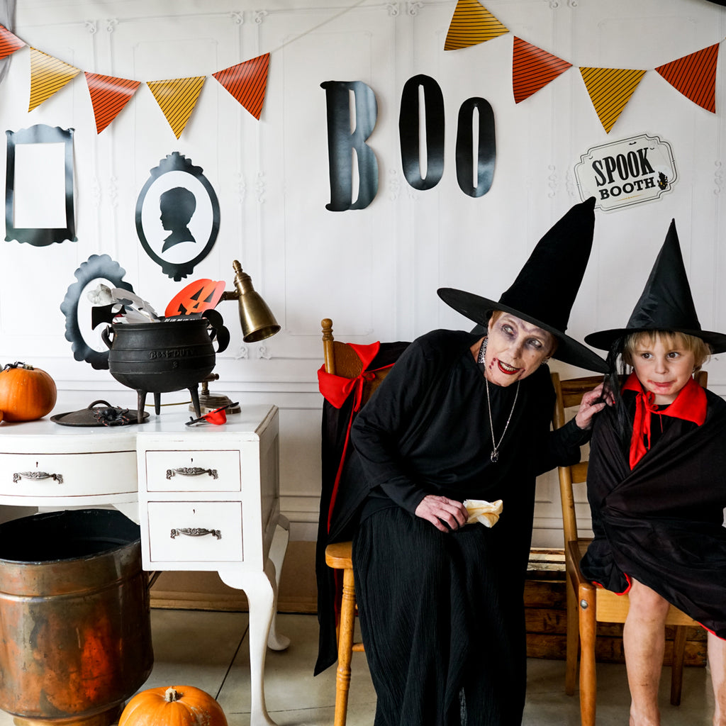 Halloween Haunted House Spook Booth Decor and Props | Halloween Spooky Photo Booth